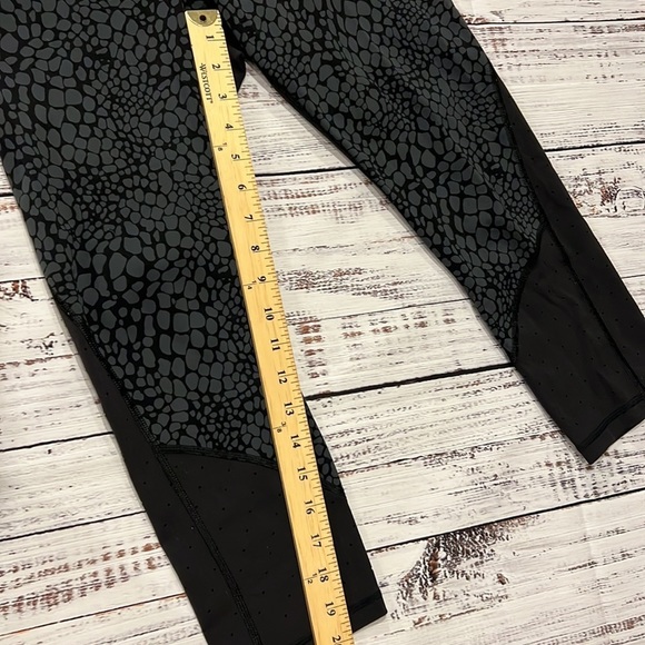 Athleta‎ Crocodile Stealth TruCool Capri Skulptek - Picture 5 of 6